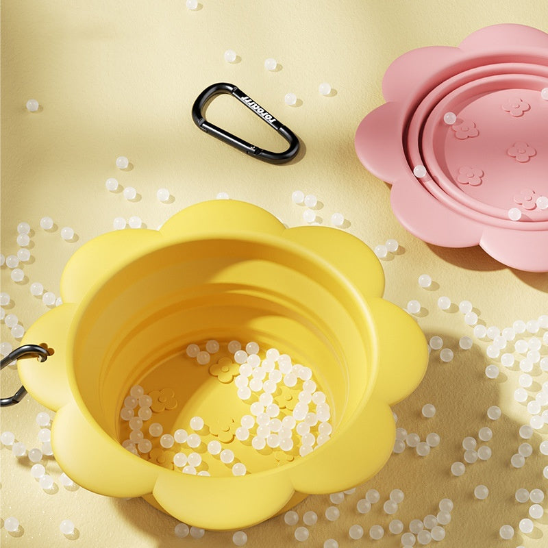 Foldable Flower Pet Bowl – Portable Silicone Feeder for Outdoor Sips