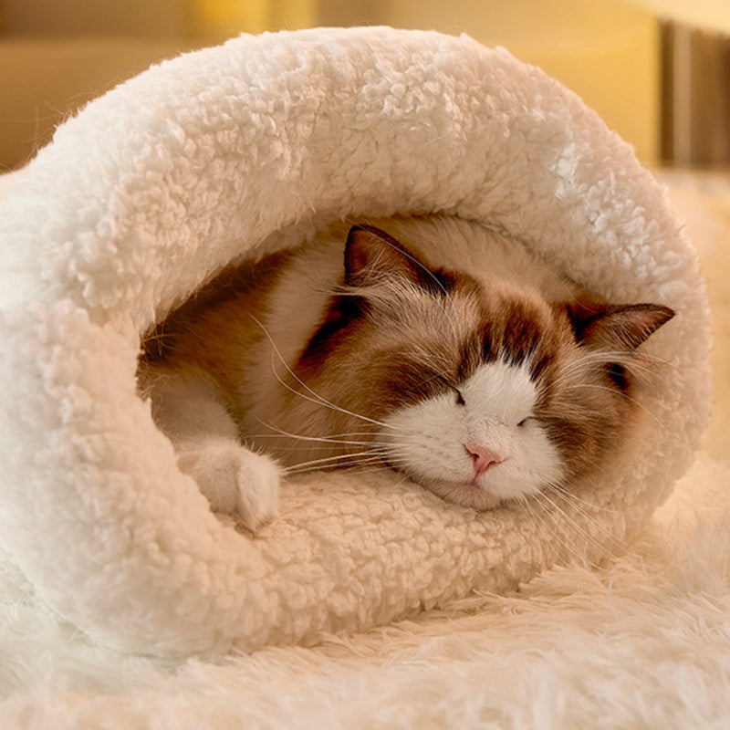 Luna Pocket Nest – Plush Sleeping Bag for Cats & Small Dogs