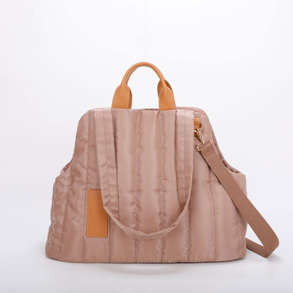 Élan Waterproof Pet Carrier – Quilted Shoulder Bag