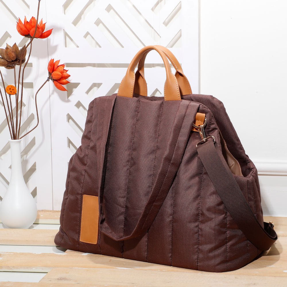 Élan Waterproof Pet Carrier – Quilted Shoulder Bag