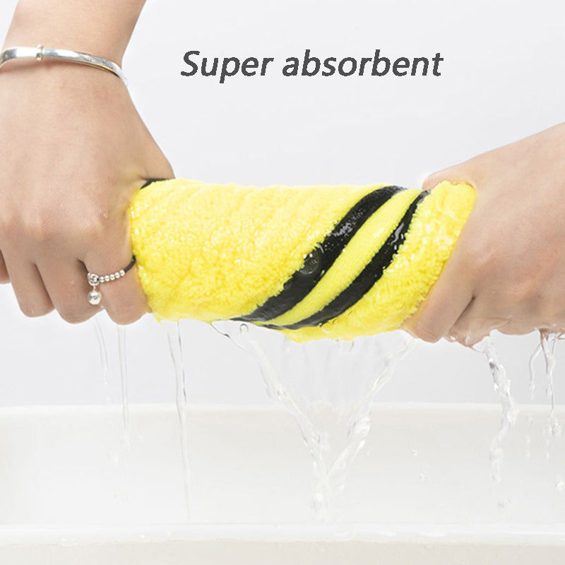 Soft Microfiber Pet Drying Towel – Super Absorbent & Quick-Dry Robe